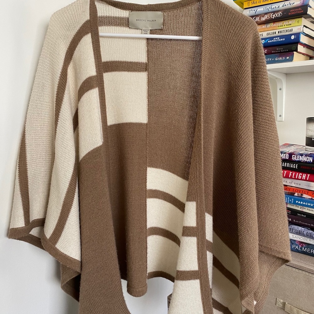brochu walker tan and cream flowy sweater